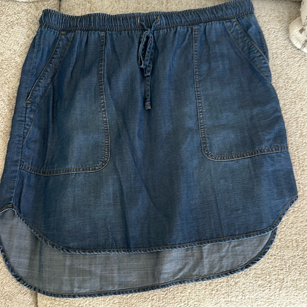 Ladies Chelsea&Violet Denim Super Soft Flowy Skirt Size Large.